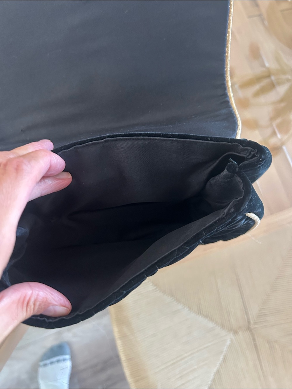 Dior Black Velvet Cosmetic Pouch - Picture 7 of 11